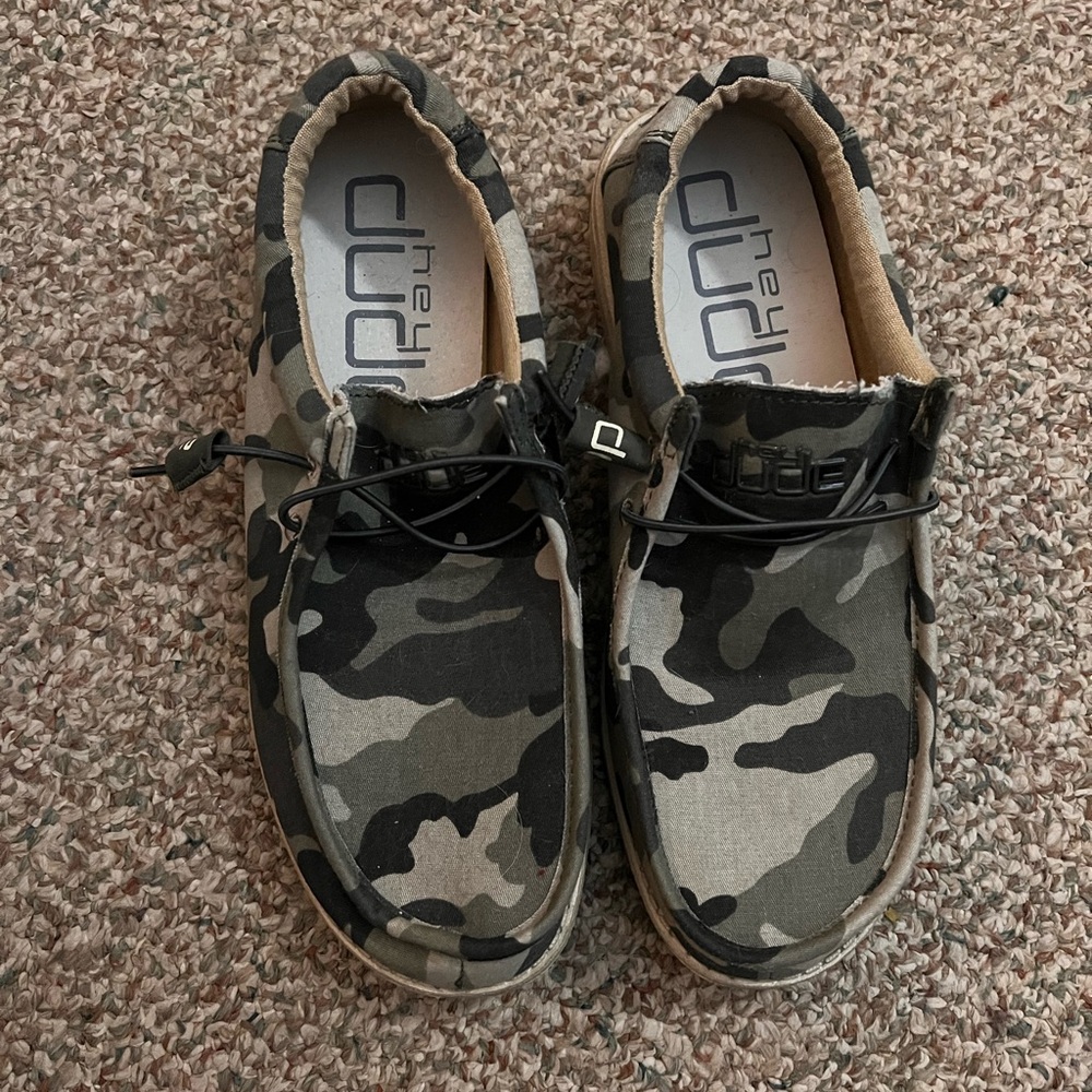 BRAND NEW Hey Dude Shoes size 8